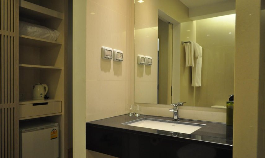 Bathroom 4