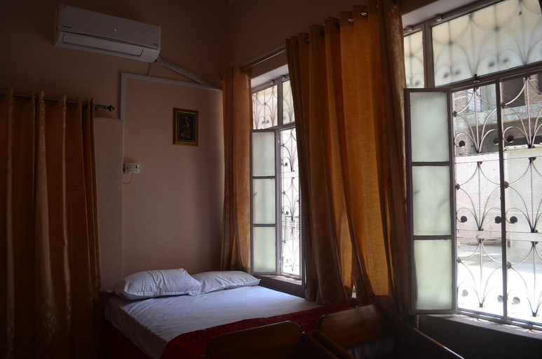 Bedroom 1, Budget Room at Banipark Cottage LLP, Jaipur