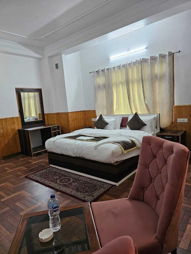 Bedroom 3, Hotel Sarahan Inn, Shimla