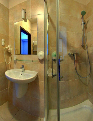Bathroom 3, Hotel Camelot, Wałbrzych