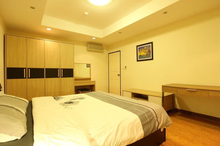 Bedroom 13