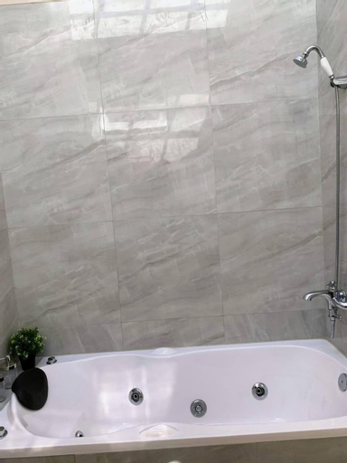 Bathroom 7
