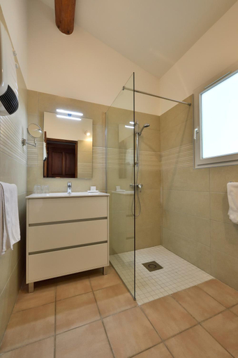 Bathroom 3, Les Mazets de Marie de Jules, Bouches-du-Rhône