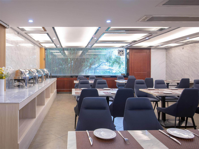 Food & Drinks 4, Country Inn & Suites by Radisson Maoming High-speed Railway Station People's Square, Maoming