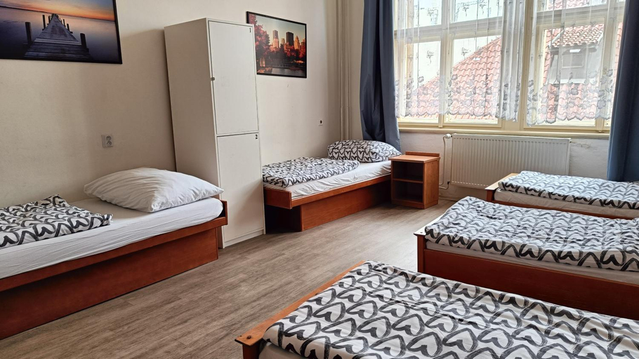 Bedroom 3, AZ-Hostel, Praha 1