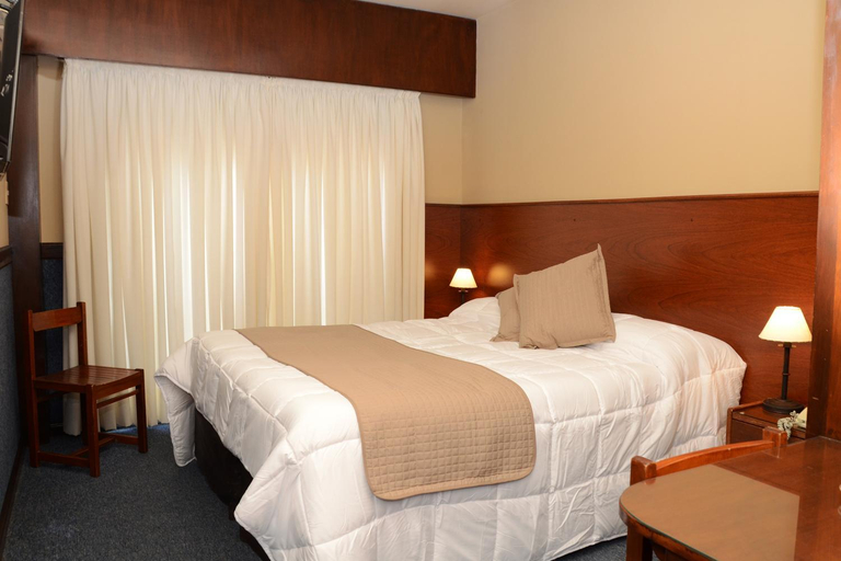 Bedroom 3, Hotel Leoncia, n.a540