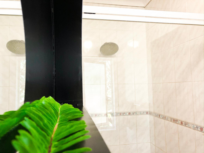 Bathroom 4