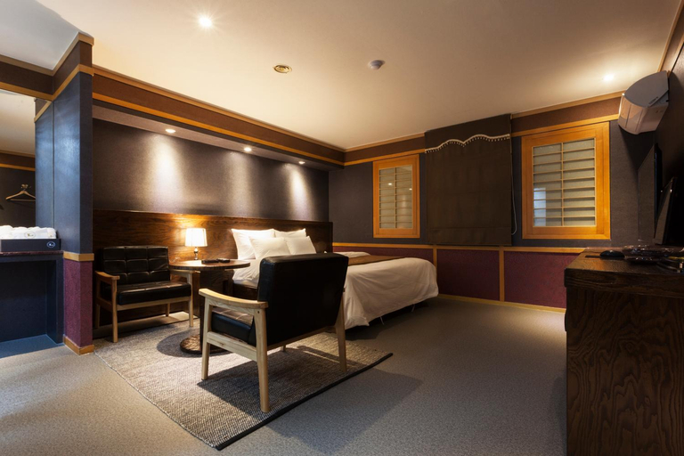 Bedroom 26