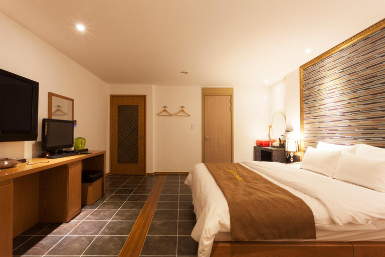 Bedroom 15