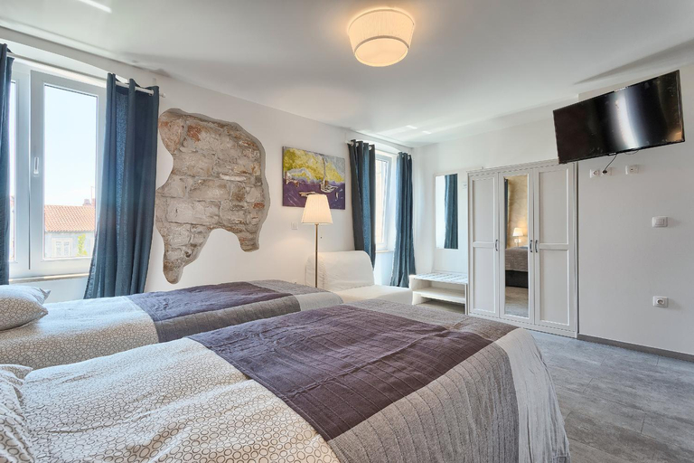 Others 3, Luxury flats in city centre, Pula