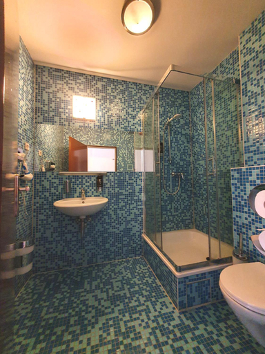 Bathroom, R&B Hotel, Berlin
