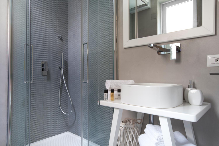Bathroom 3, Tasso Suites, Napoli