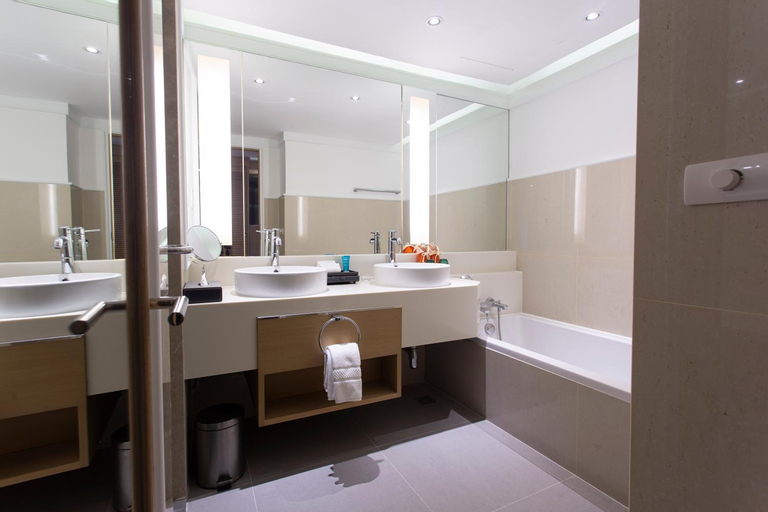 Bathroom 29