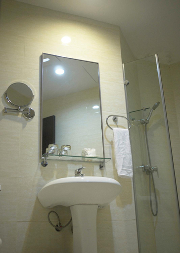 Bathroom 11
