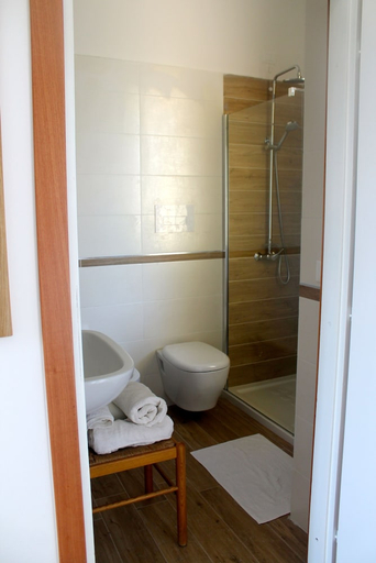 Bathroom 3, Residence Altair, Lecce