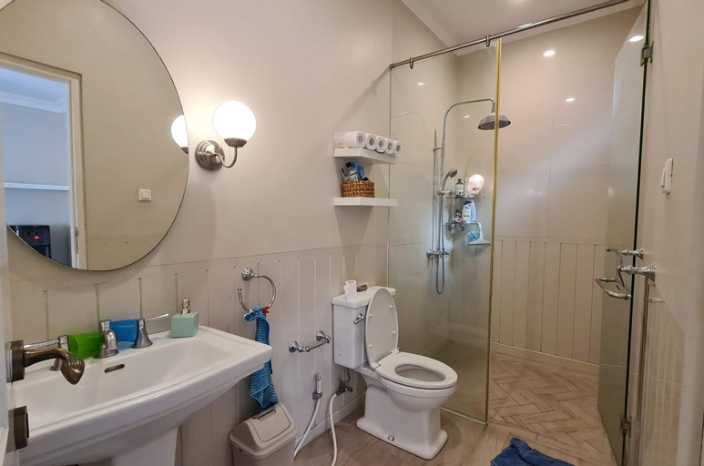 Bathroom 9