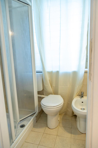 Bathroom 2, Alexandra's House Verona, Verona