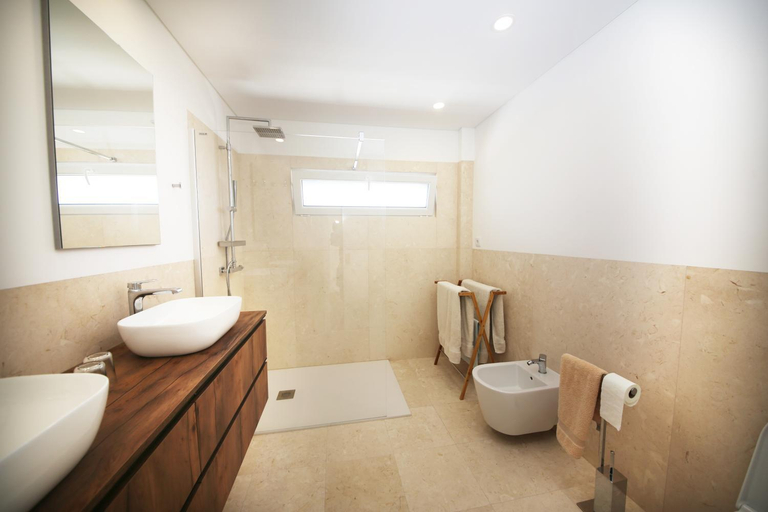 Bathroom 3, Luxury Oceanview Villa with Private Pool, Mafra