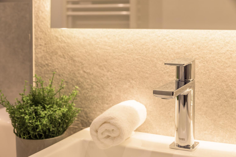 Bathroom 7