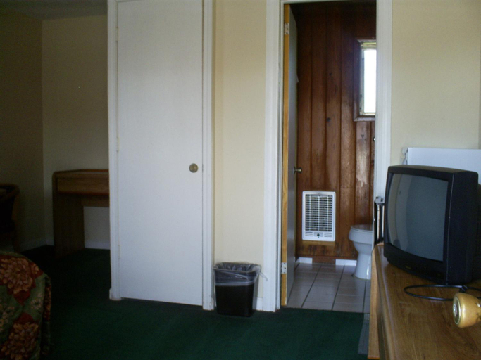 Others 5, Crestview Inn, Okaloosa