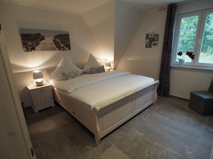 Bedroom 2, Ferienhaus in Rerik mit Garten, Rostock