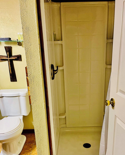 Bathroom 3, Bear Inn Retreat, Wayne