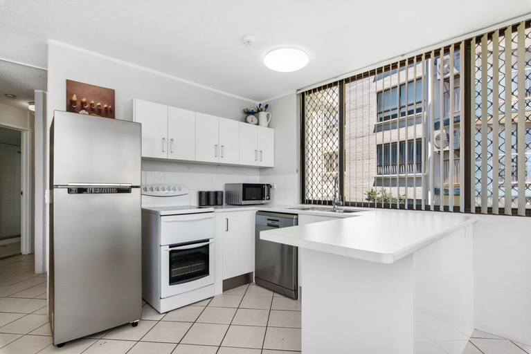 Kitchen 3, Mylos Holiday Apartments, Maroochy - Maroochydore