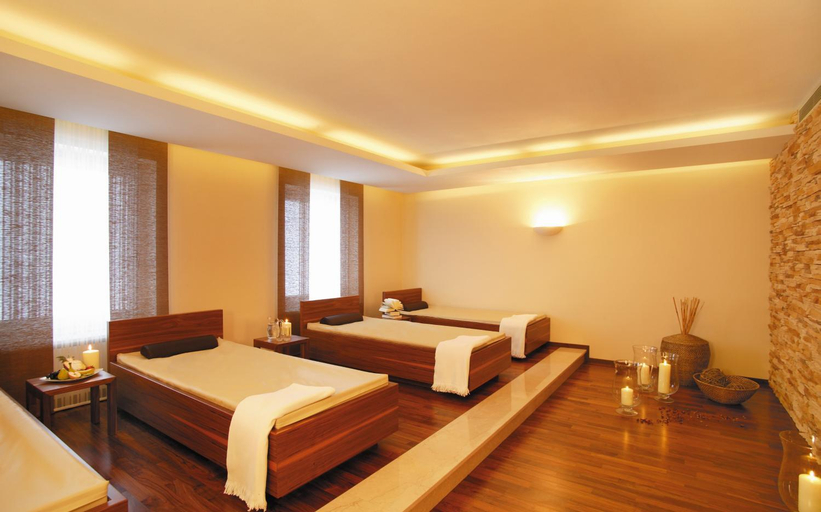 Bedroom, Hotel Neue Post, Regen
