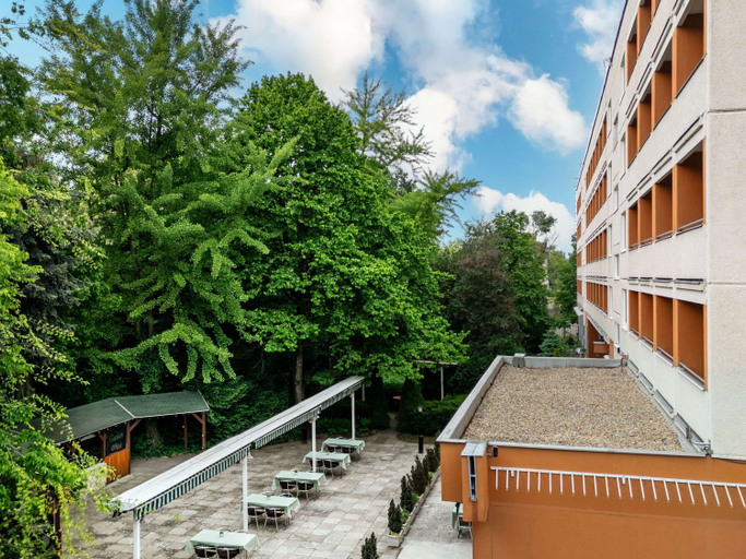 Exterior & Views 2, ibis Budapest Citysouth, Budapesti