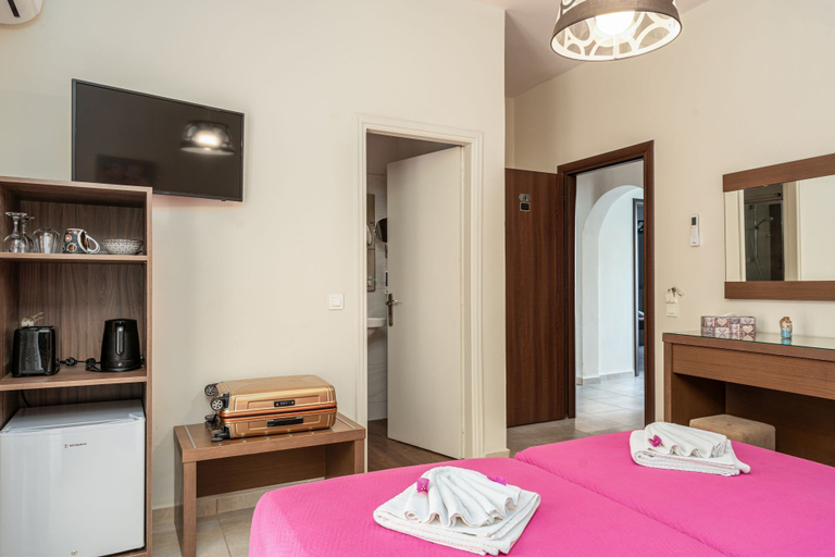 Bedroom 5, Stathis Rooms, Ionian Islands