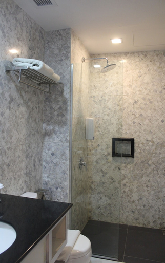 Bathroom 5, Zia Boutique Hotel, Batam