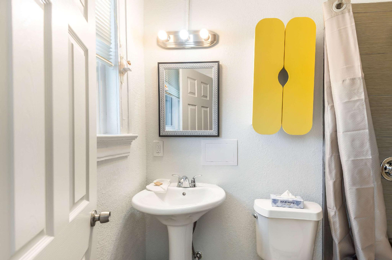 Bathroom 4
