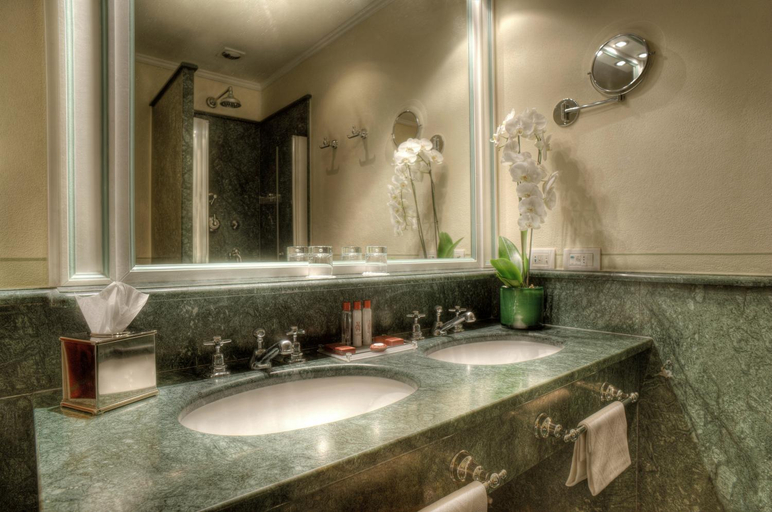 Bathroom 7