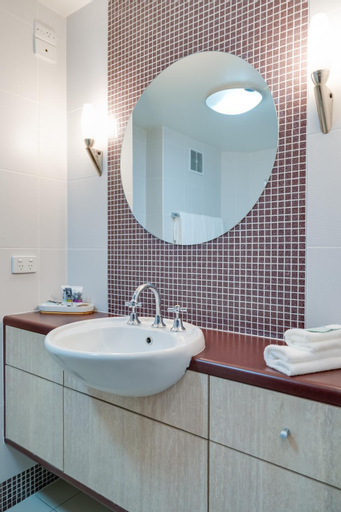 Bathroom 10