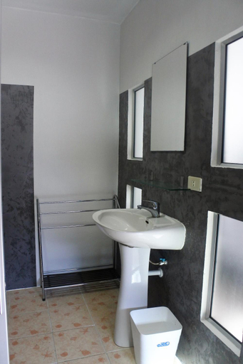 Bathroom 4, Hi Karon Beach Hotel, Pulau Phuket