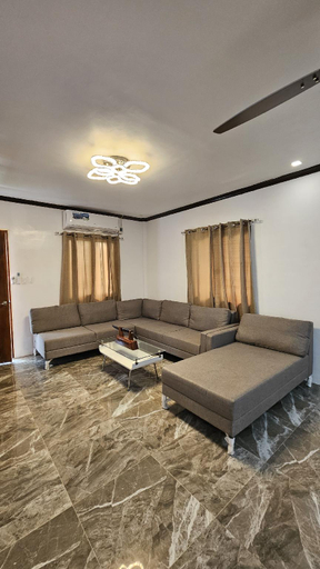 Others 4, Beachfront House with pool/beach view and access, Basey