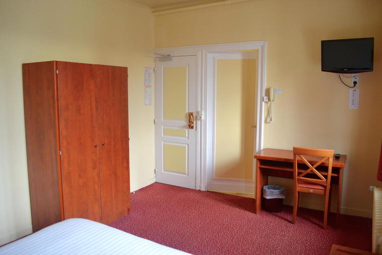 Bedroom 2, Grand Hotel De La Gare, Eure