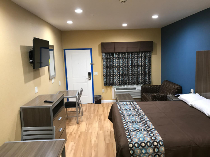 Bedroom 12