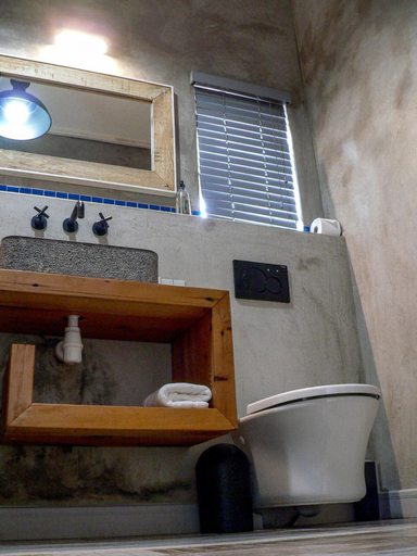 Bathroom 2, de Baken Self Catering, Walvisbay Urban