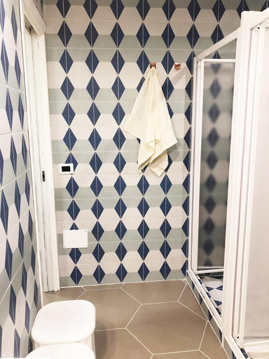 Bathroom 4, Hostellino, Napoli