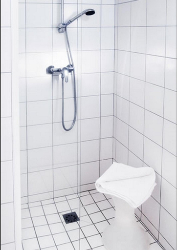 Bathroom 16