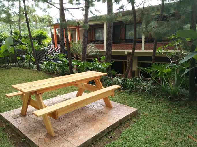 Exterior & Views 14