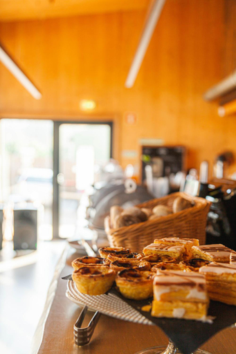 Food & Drinks 5, Bukubaki Eco Surf, Peniche
