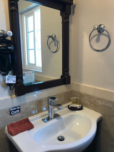 Bathroom 4, Morro Crest Inn, San Luis Obispo