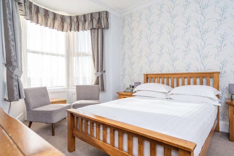 Bedroom 5, Lauriston Hotel, North Somerset