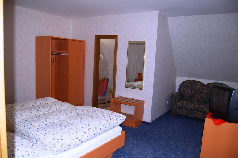Bedroom 25