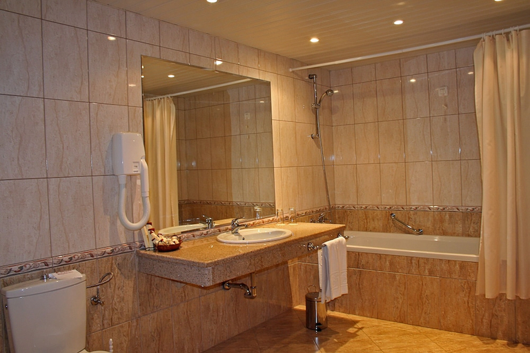 Bathroom 4, HVD Riviera beach Hotel Riviera Holiday Club, Varna