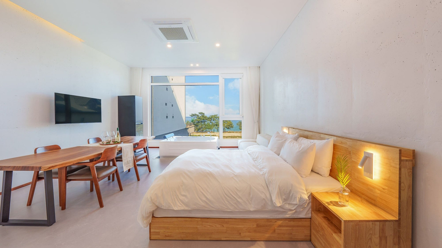 Bedroom 1, Gangreung cn6 Ocean View spa Poolvilla, Gangneung