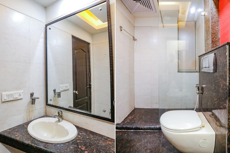 Bathroom 2, Grand olive, Gautam Buddha Nagar