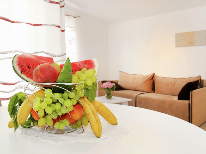 Food & Drinks, Apartment in Kastel Stari near Beach, Kaštela